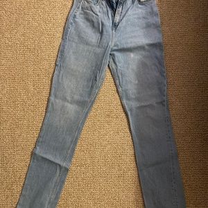 Abercrombie and Fitch 90s Slim Straight Ultra High Rise